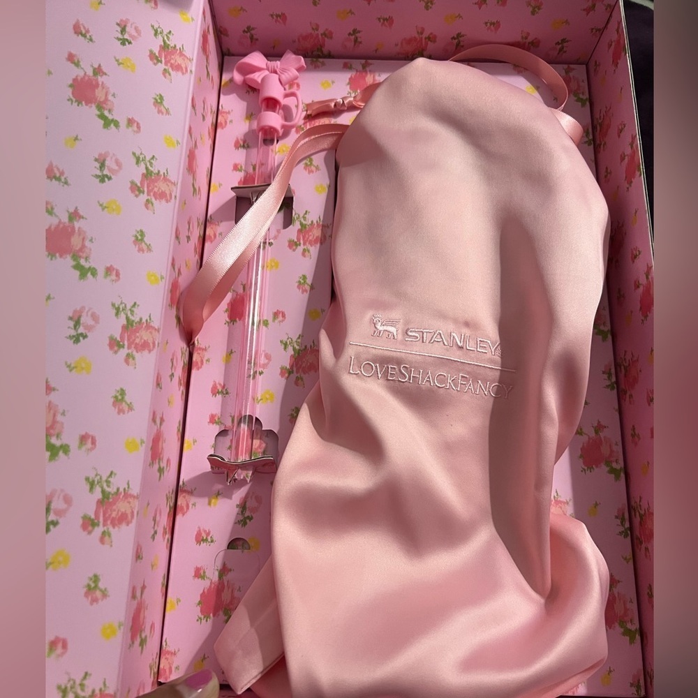 Stanley 🎀LoveShackFancy🎀 20oz - Picture 6 of 8